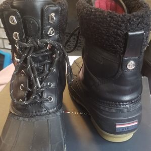 Tommy hilfiger womans black snow boots
